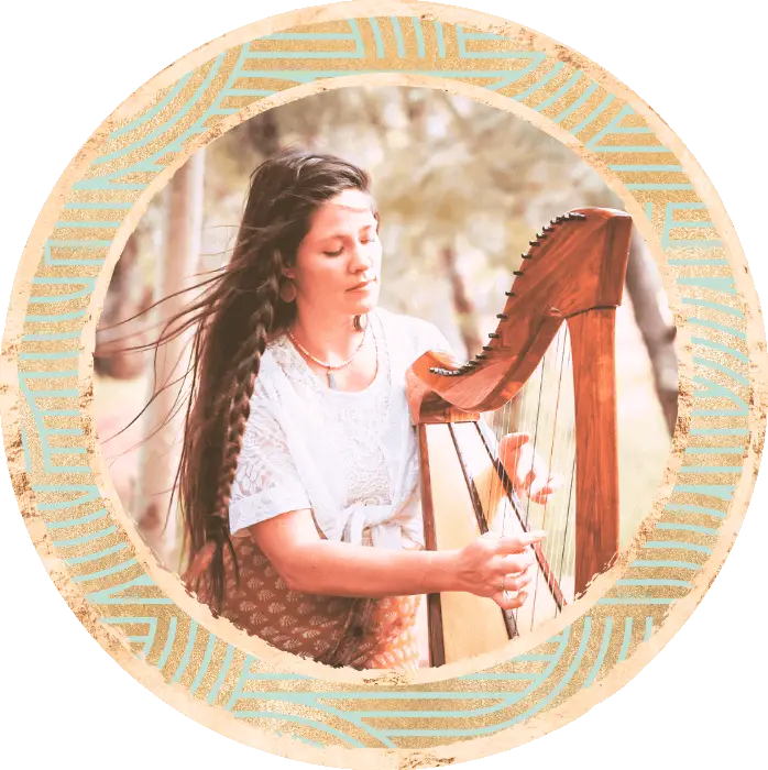 Live performance Charmaine Silk playing harp